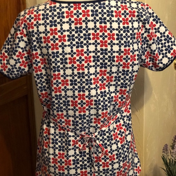 NURSES RED, WHITE AND BLUE SCRUB TOP - Picture 4 of 5